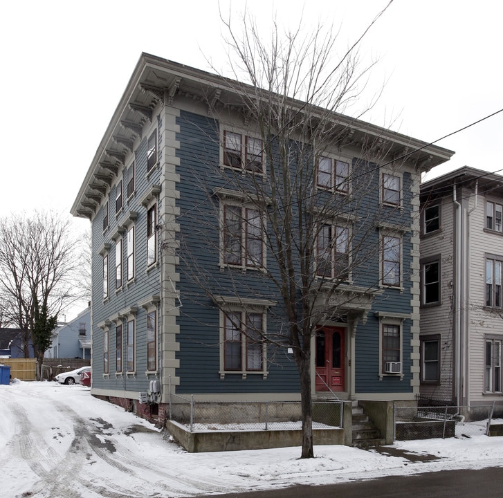 428 Pine St in Providence, RI - Foto de edificio