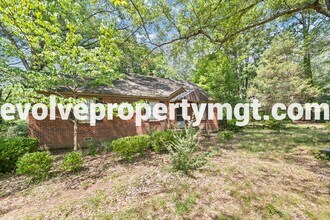 555 Quinn Rd in Collierville, TN - Foto de edificio - Building Photo