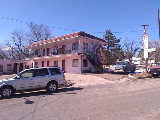 3401 W Pikes Peak Ave in Colorado Springs, CO - Building Photo - Building Photo