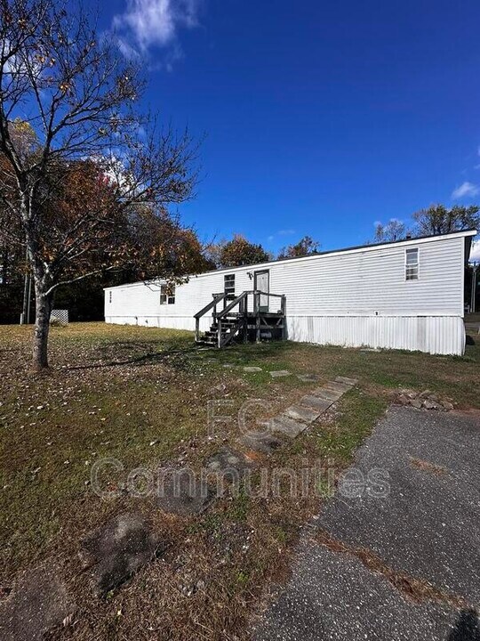 1810 Willowberry Ln in Morganton, NC - Building Photo