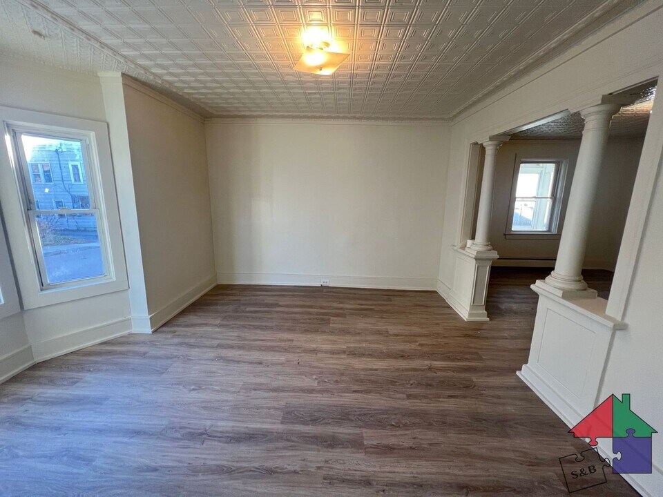 7 West Ln in Winooski, VT - Building Photo