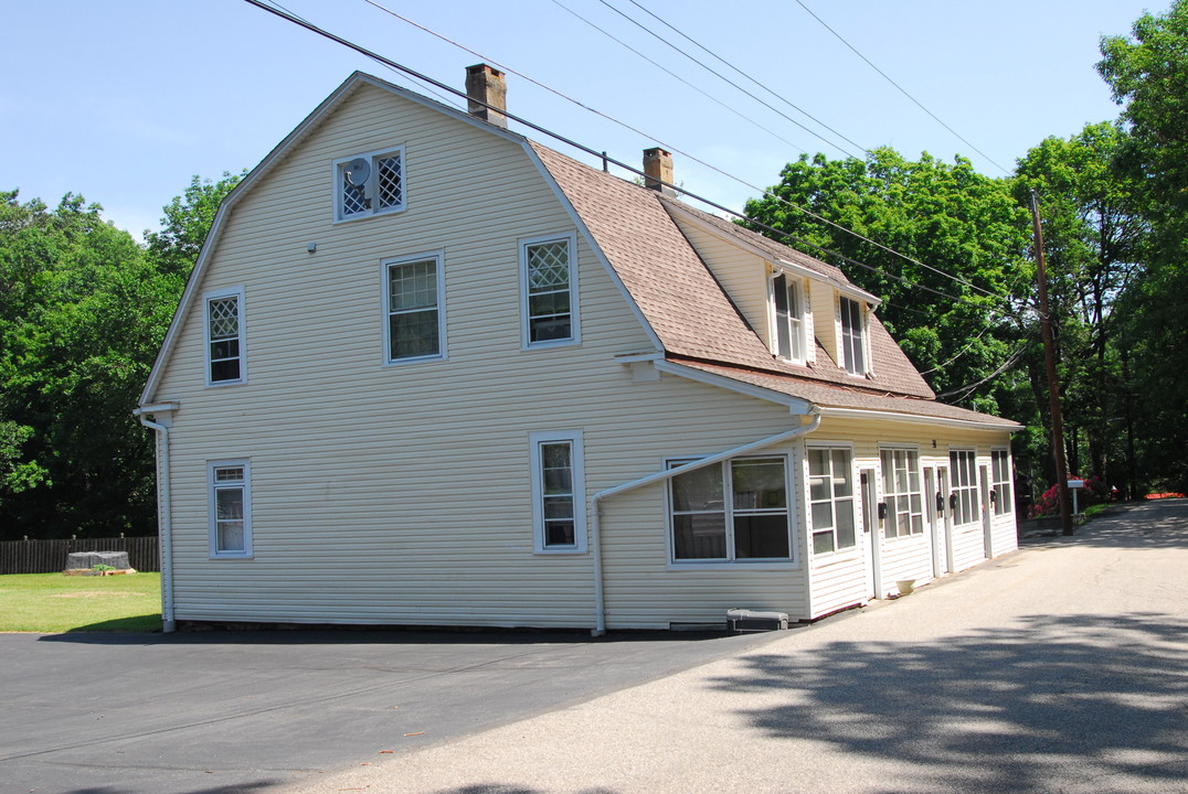 38 Post Rd in Sloatsburg, NY - Foto de edificio