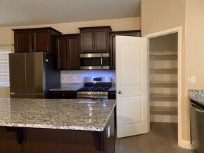 770 Strada St in Lemoore, CA - Building Photo - Building Photo