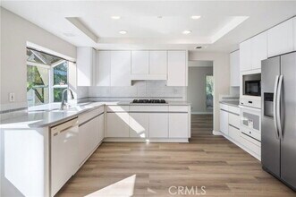 2 Glorieta W in Irvine, CA - Building Photo - Building Photo