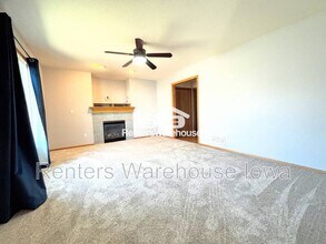 330 NE Cardinal Ln in Waukee, IA - Building Photo - Building Photo