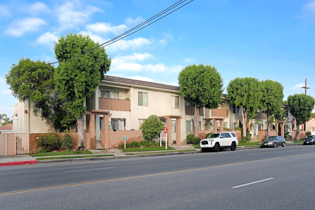 Arizonian Apartments in Downey, CA - Foto de edificio