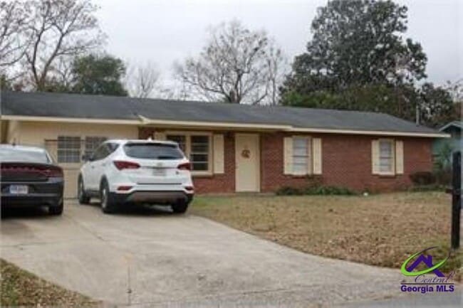 property at 207 Laurie Ln