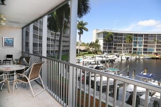 1537 E Hillsboro Blvd, Unit 238 in Deerfield Beach, FL - Building Photo - Building Photo