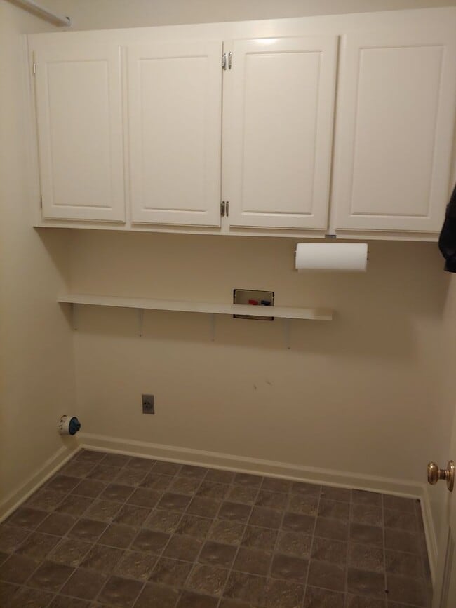 property at 4001 Hanover Ct