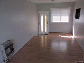 40 Regents Blvd in Troy, MI - Building Photo - Building Photo