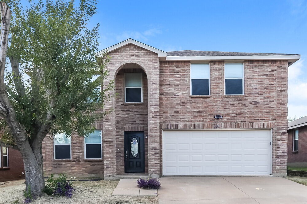 621 Almandora Dr in Arlington, TX - Building Photo
