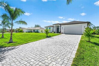 3928 NW 46th Ln in Cape Coral, FL - Building Photo - Building Photo