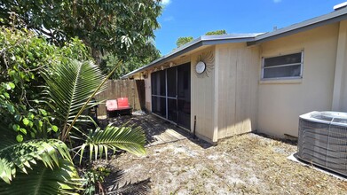 5108 Michigan Ave in West Palm Beach, FL - Building Photo - Building Photo