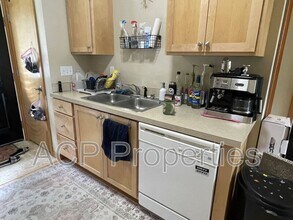 212 Ashley Ave in Bellingham, WA - Building Photo - Building Photo