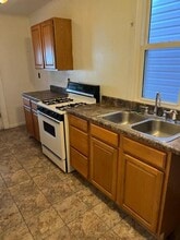 722 Holland St in Vandergrift, PA - Building Photo - Building Photo