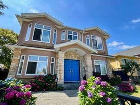 2796 21st Av E in Vancouver, BC - Building Photo