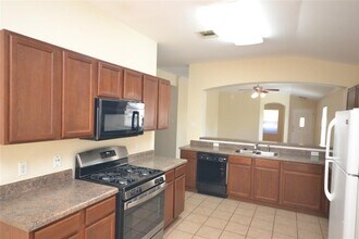 114 Washington Square Dr in Leander, TX - Building Photo - Building Photo