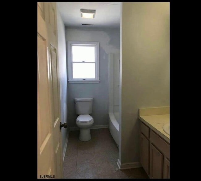 325 N Ohio Ave in Atlantic City, NJ - Building Photo - Building Photo