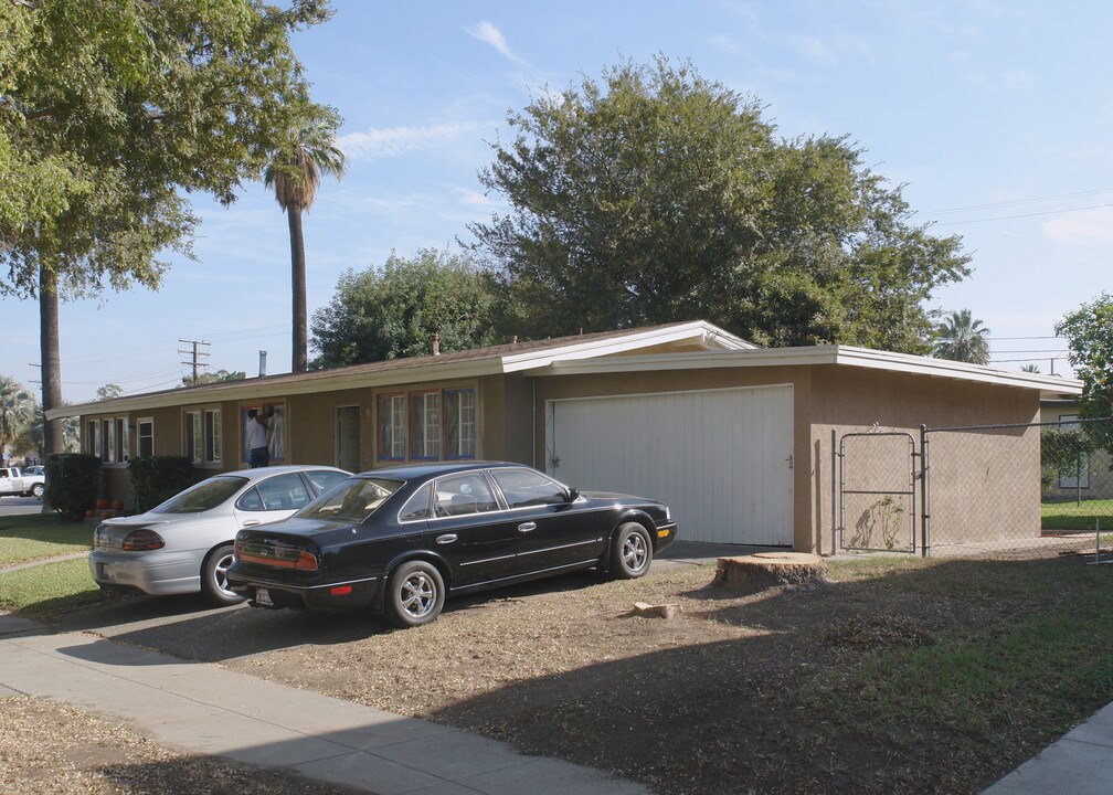 408-505 E Grand Blvd in Corona, CA - Foto de edificio