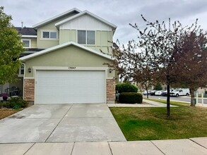 13047 Padstow Ln in Herriman, UT - Building Photo - Building Photo