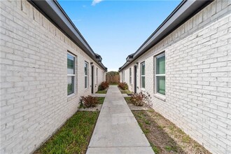 801 Maryland St in Alton, TX - Building Photo - Building Photo