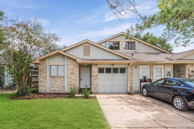 5204 Beaverbrook Dr in Houston, TX - Building Photo - Building Photo