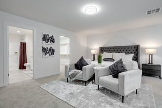 Villa Fifty2 in Phoenix, AZ - Building Photo - Interior Photo