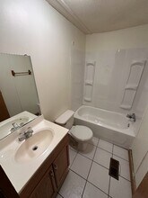 80 Young Rd in Huntsville, TX - Foto de edificio - Building Photo