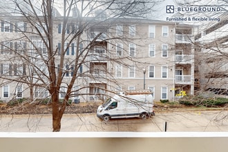 2350 26th Ct S in Arlington, VA - Building Photo - Building Photo