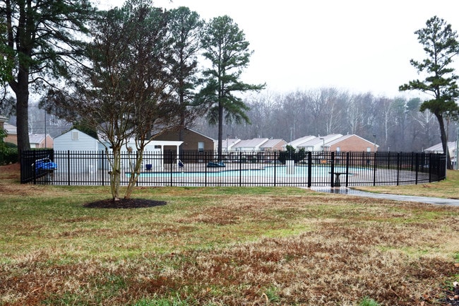 Julia Ann Townhomes in Williamsburg, VA - Foto de edificio - Building Photo