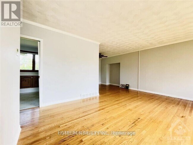 27 Oakview Ave in Ottawa, ON - Building Photo - Building Photo