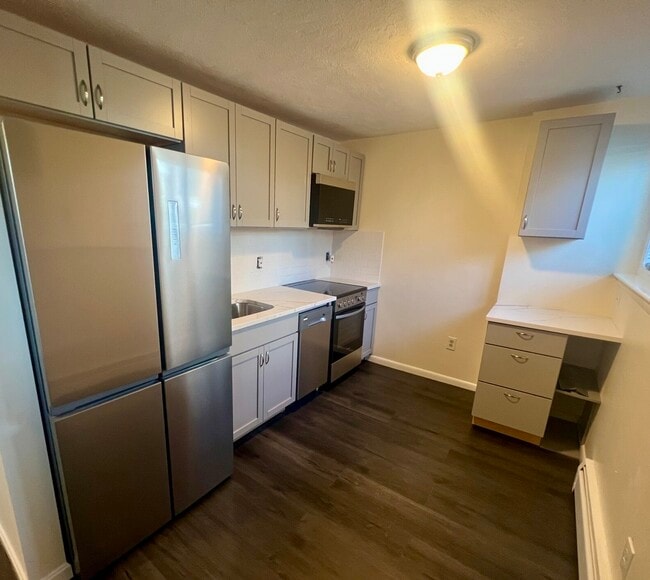 8 Friend St, Unit #3