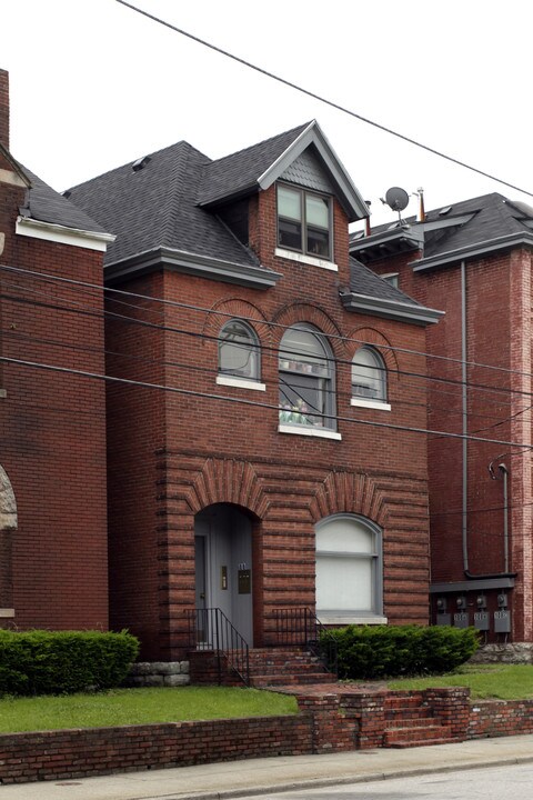 108-110 E Kentucky St in Louisville, KY - Building Photo