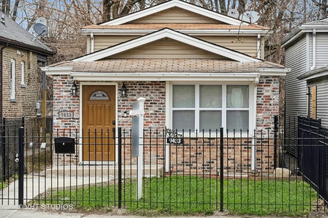 property at 9433 S Burnside Ave