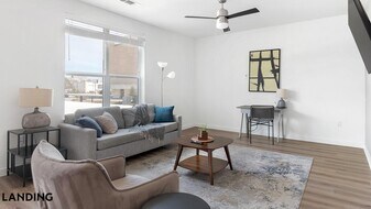 217 S Garland Ave, Unit 2202 in Garland, TX - Building Photo