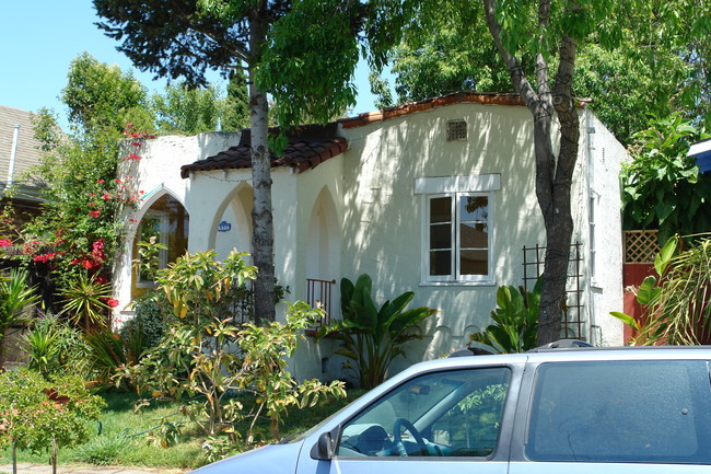 450 60th St in Oakland, CA - Foto de edificio - Building Photo