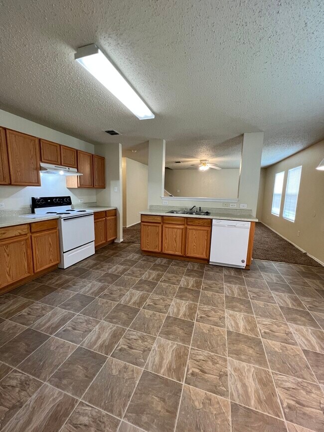 4861 Parkview Hills Ln in Fort Worth, TX - Building Photo - Building Photo