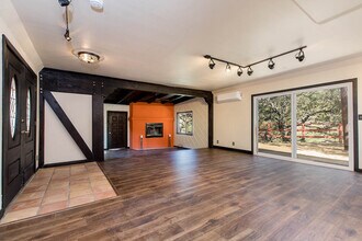 7846 Lilac Ln in Simi Valley, CA - Building Photo - Building Photo