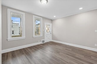 18 N Sussex St in Gloucester City, NJ - Foto de edificio - Building Photo