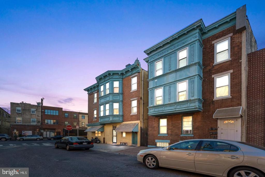 820 S Darien St in Philadelphia, PA - Building Photo