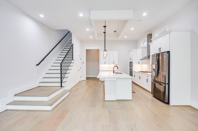 property at 3503 Mosley Ct