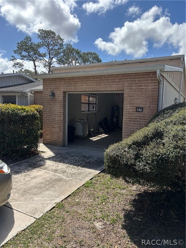 property at 57 Chinaberry Cir