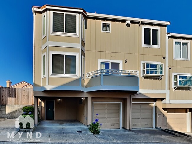 property at 125 Rosa Flora Cir