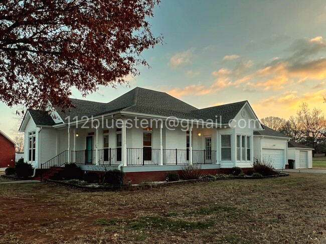 112 Bluestem Dr in Meridianville, AL - Foto de edificio - Building Photo