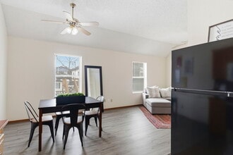 Beartown Townhomes in Springfield, MO - Building Photo - Building Photo