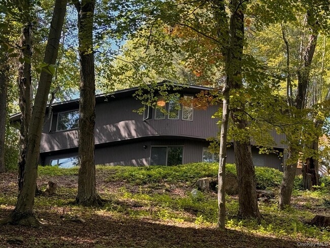 property at 28 Philipse Brook Rd