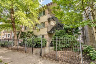 2645 W Carmen Ave in Chicago, IL - Building Photo