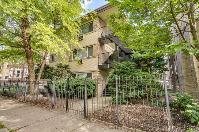property at 2645 W Carmen Ave