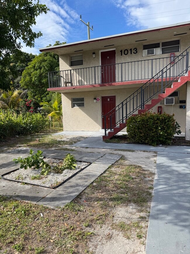 1013 S F St, Unit 1 in Lake Worth Beach, FL - Building Photo - Building Photo