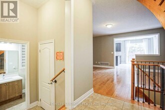 16 Mack Clement Ln in Richmond Hill, ON - Building Photo - Building Photo